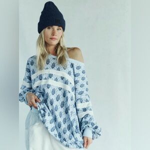 NWT FP Movement Post Up Logo Layer Sz M